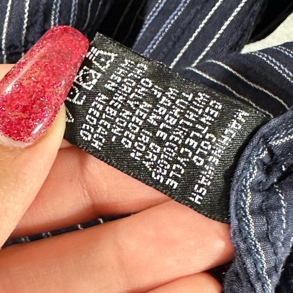 Linea Done navy striped button up size L - Picture 5 of 6